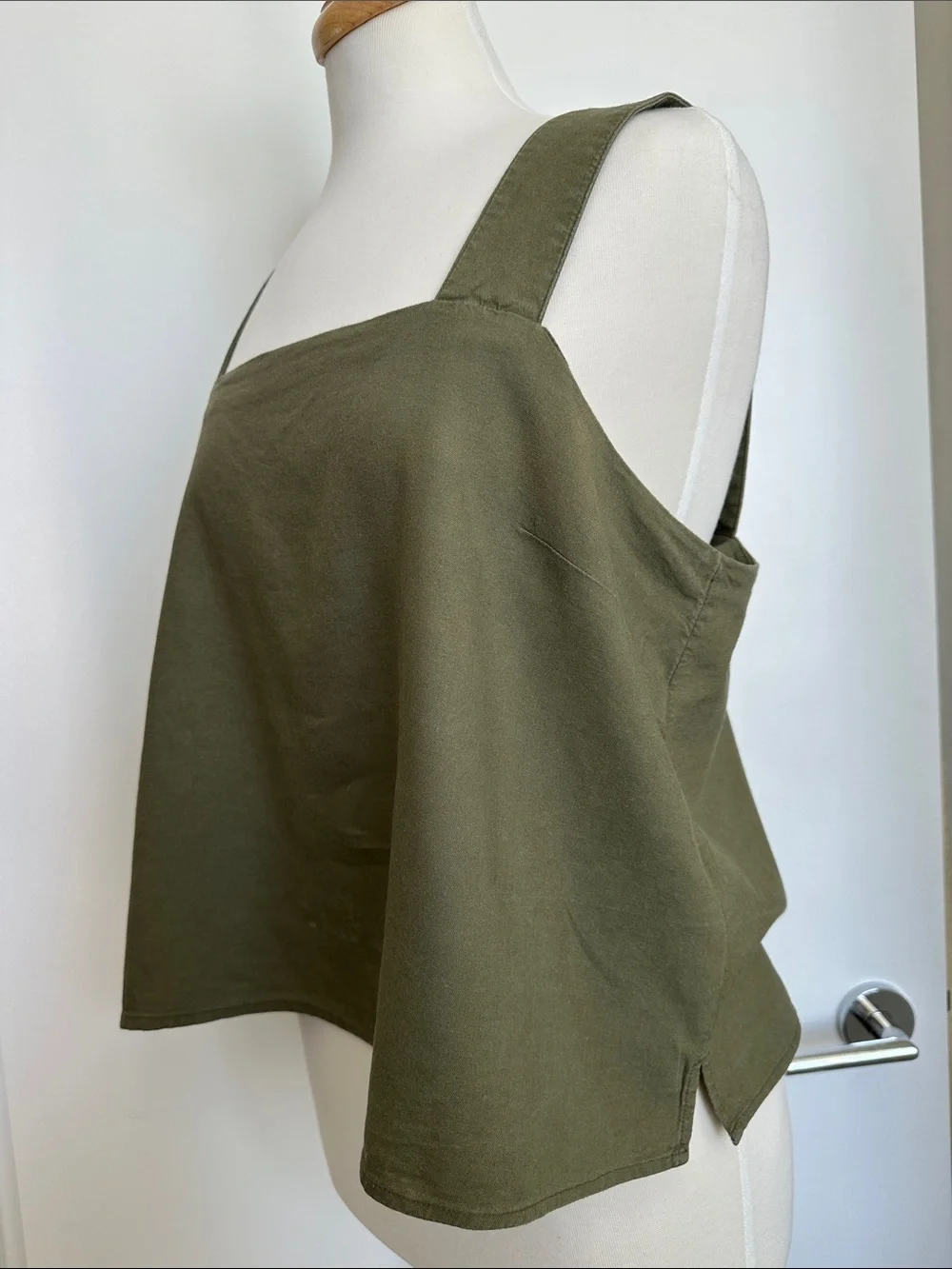 Banana Republic Olive Square-Neck Tank - Linen Blend (L) - Picture 3 of 10